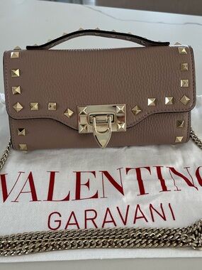 Valentino Garavani Rockstud Top Handle Clutch Crossbody Shoulder Bag WOC Poudre
